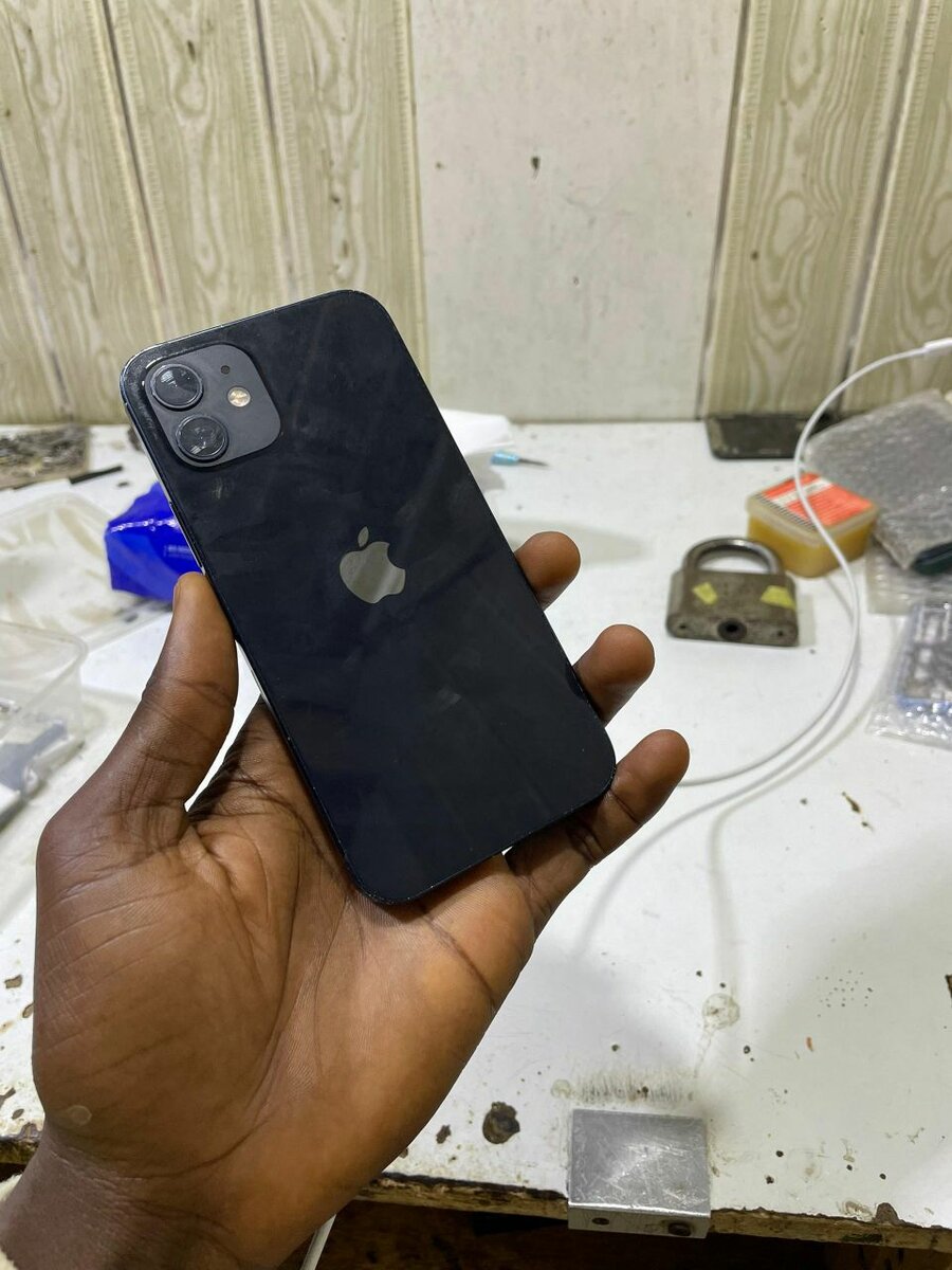 IPhone 12 Deuxièmement main