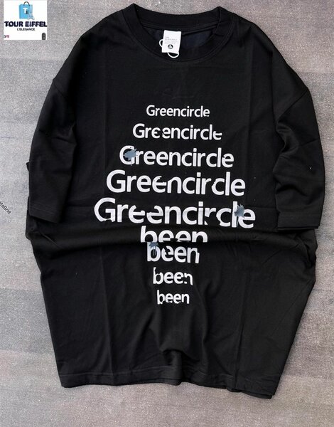 T-shirt noire moderne unisexe