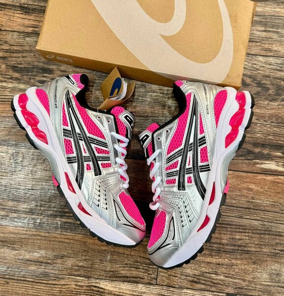 Chaussures de running femme rose argent