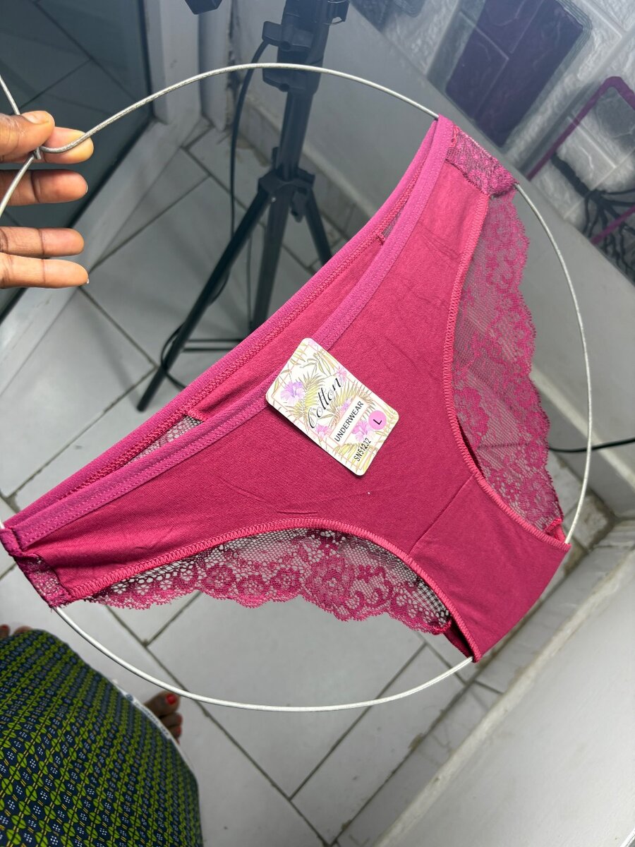 Culotte en dentelle pour femmes