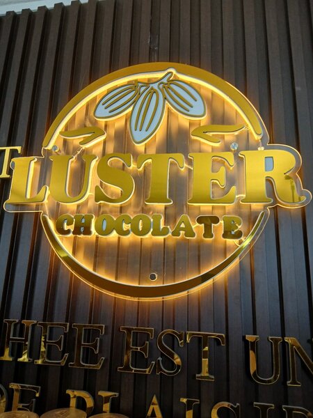 LUSTER CHOCOLATE 