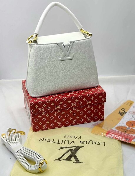 Sac capucine Louis Vuitton avec coffret