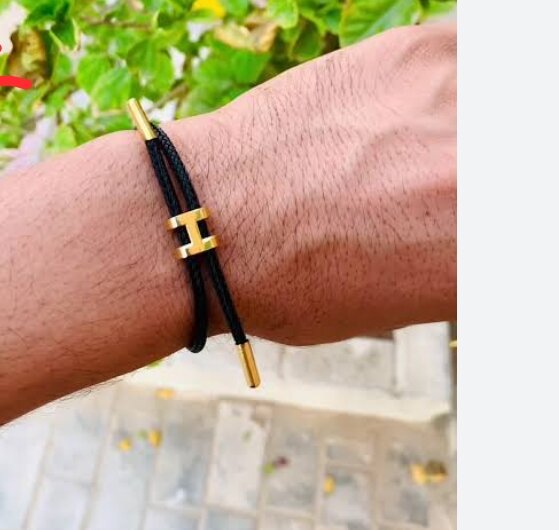 Bracelet élégant en cuir noir