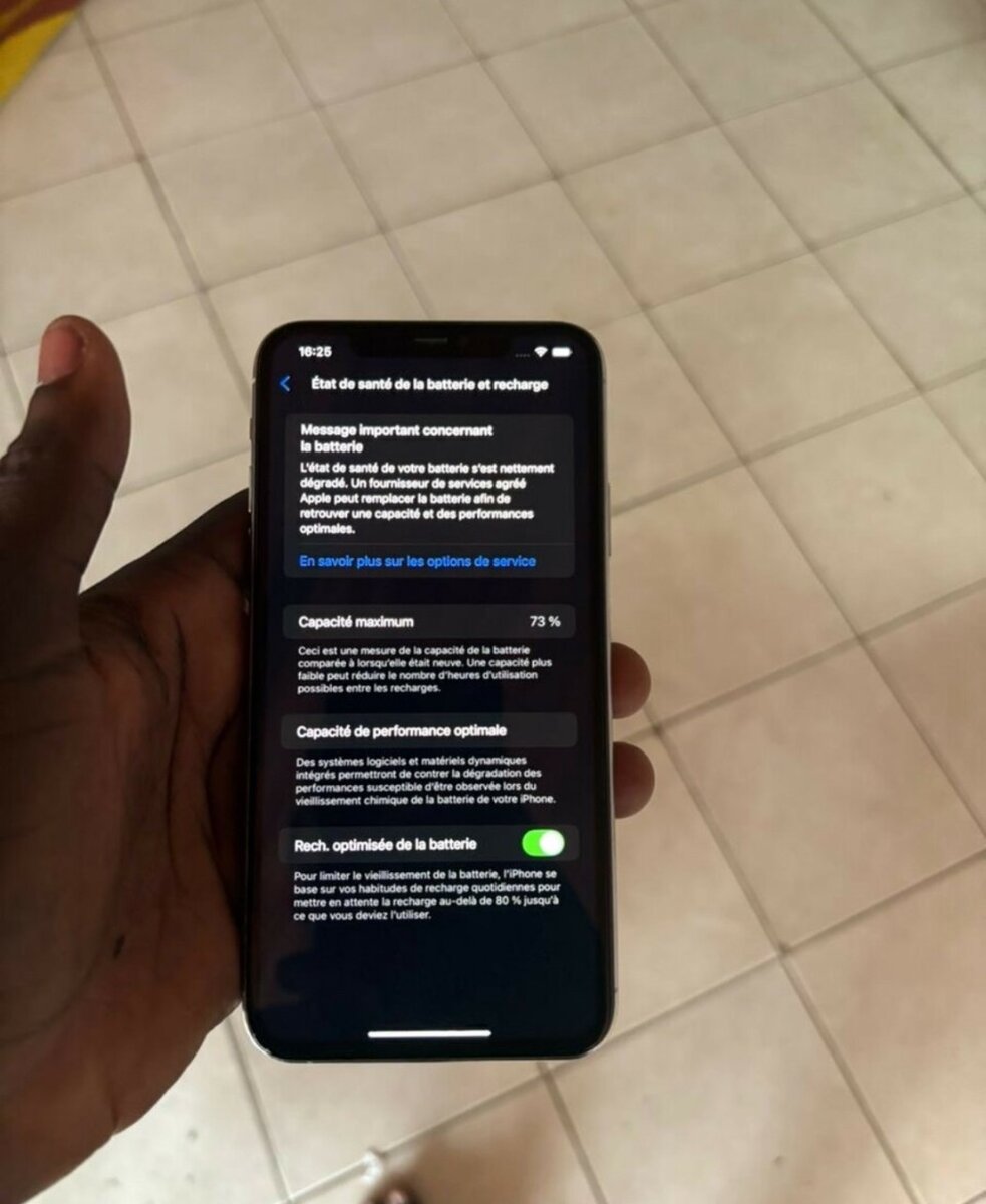iPhone avec triple caméra
