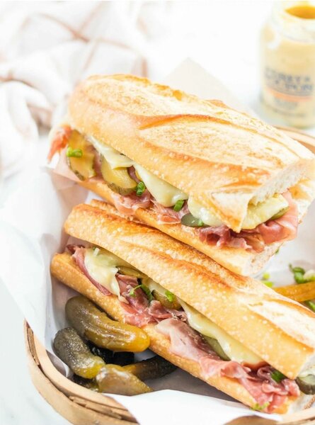 1)Sandwich fromage charcuterie