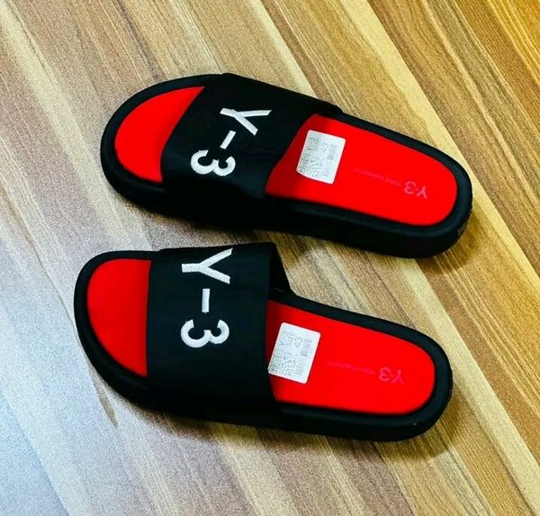 Claquettes Y-3 noires et rouges