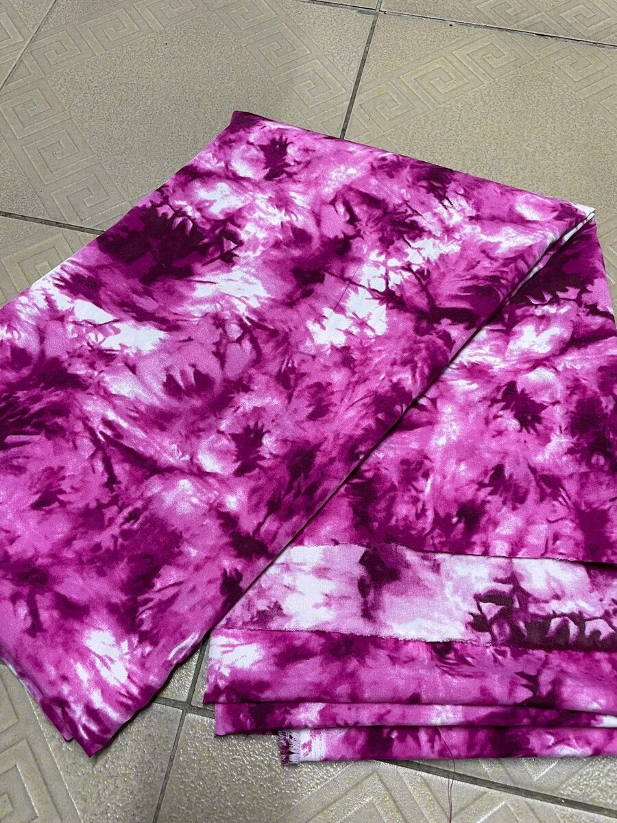 Tissu tie-dye vibrant