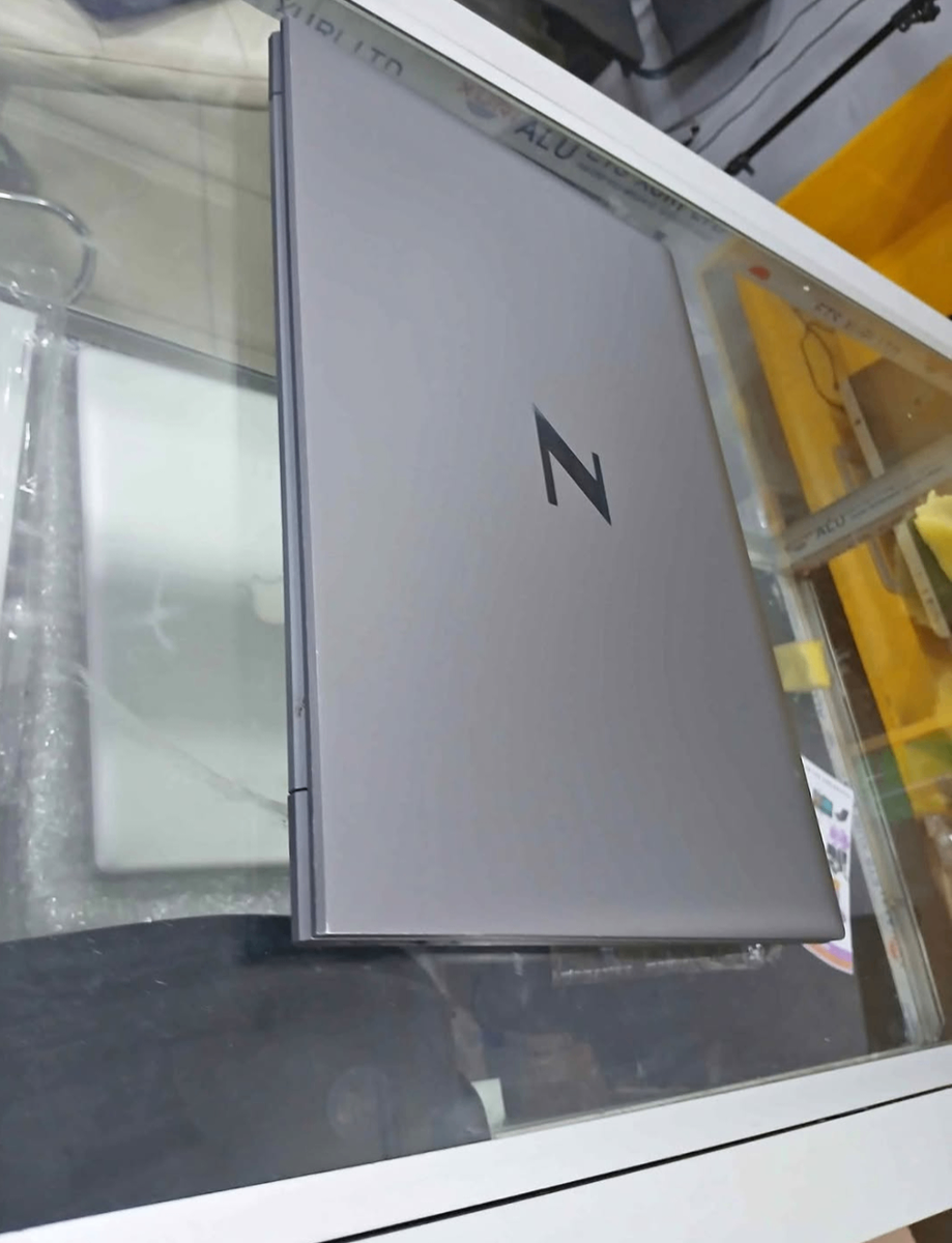 Ordinateur Portable Fin et Élégant