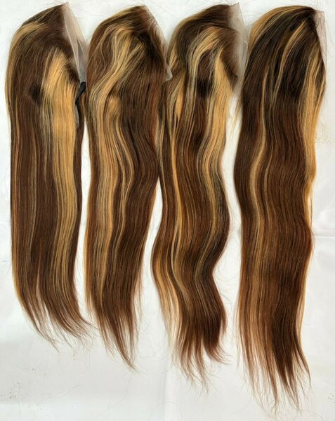 Perruque en dentelle bouclée