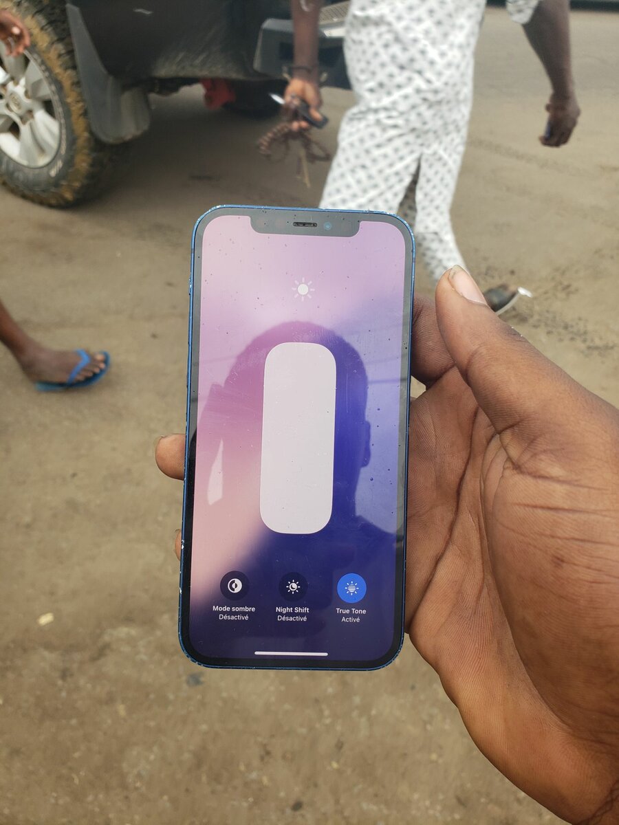 Iphone 12 simple propre