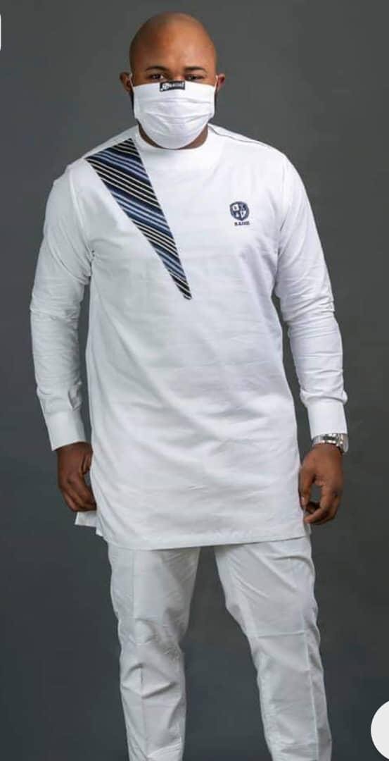 Boubou africain blanc élégant