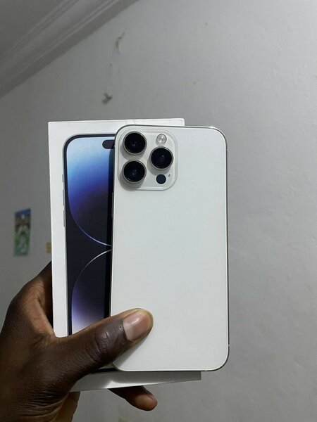 iPhone 14 Pro Max 128go quasi