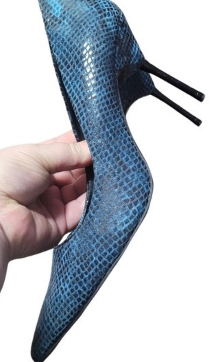 Escarpins bleus à talons hauts