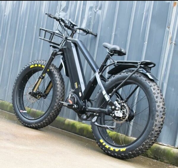 Vélo électrique fatbike tout-terrain
