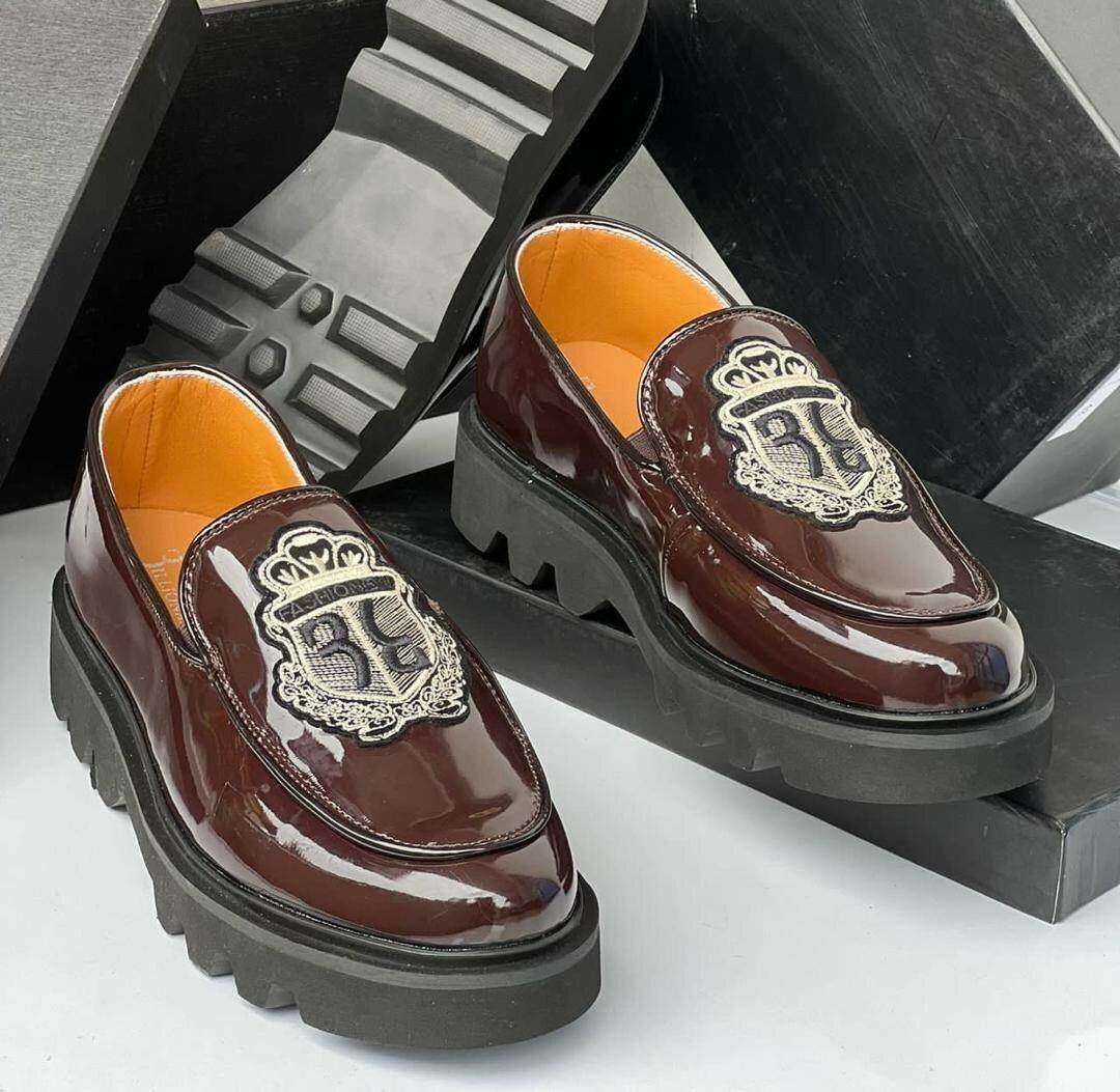 Mocassins vernis élégants