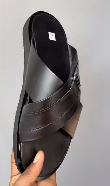 SANDALE ÉLÉGANTE POUR TOUS !