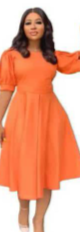 Robe midi avec dos découpé et boutons orange