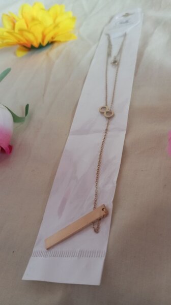 Collier pendentif élégant doré