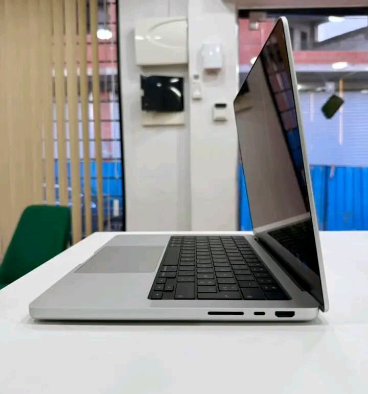 Ordinateur portable Apple élégant