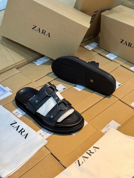 Sandales Zara en cuir élégant