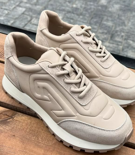 Кожаные кроссовки