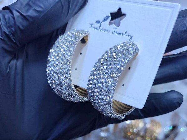 Boucles d'oreilles strass élégantes