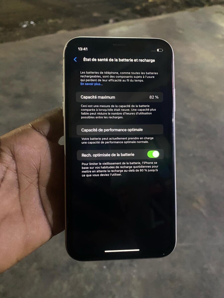 iPhone XR 64g quasiment neuf 80.000