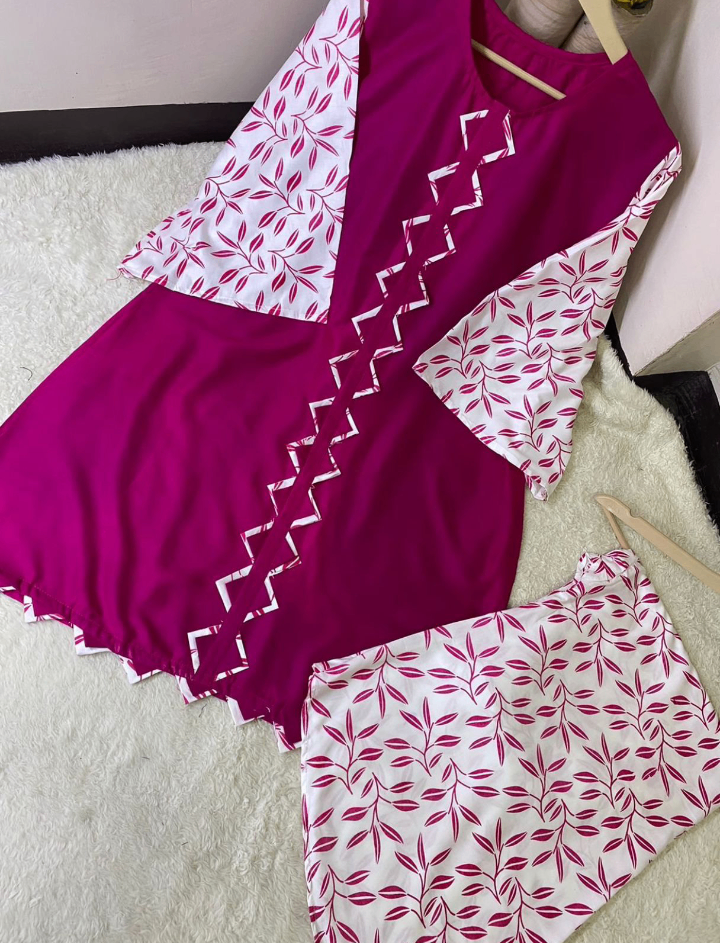 Ladies beautiful stitched article