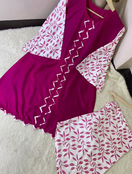 Ladies beautiful stitched article