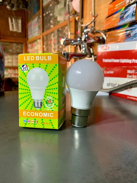 LED BULB 7 Watts