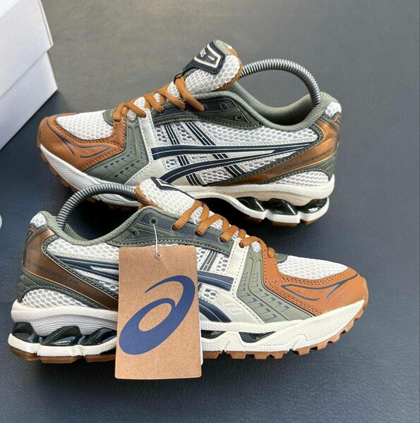 Chaussures running ASICS