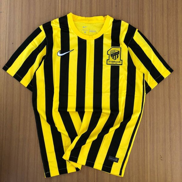 Maillot rayé jaune et noir