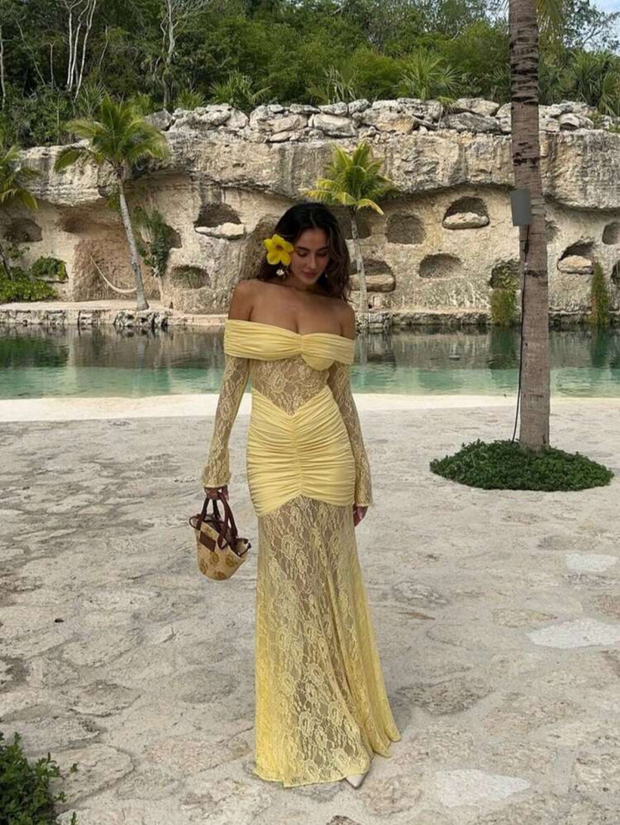 Robe longue en dentelle jaune