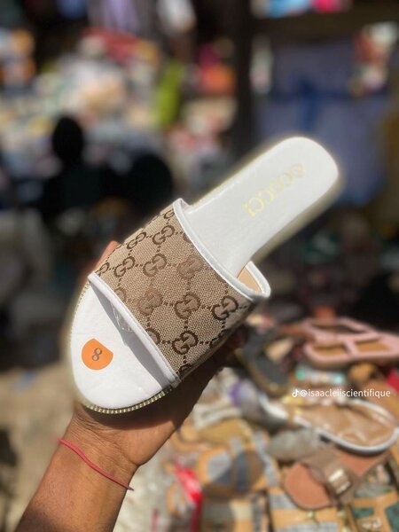 Sandales de luxe élégantes