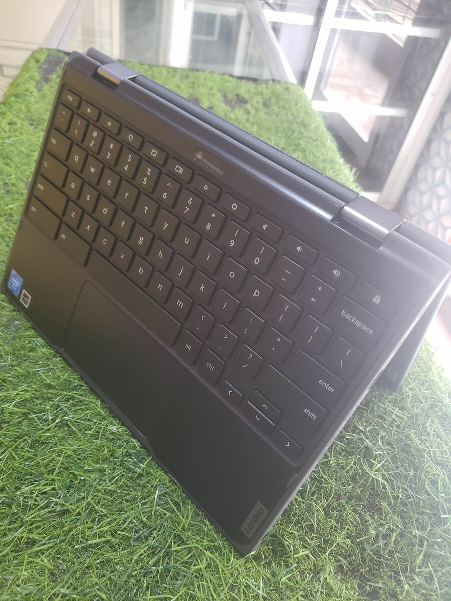 Lenovo Yoga 300e