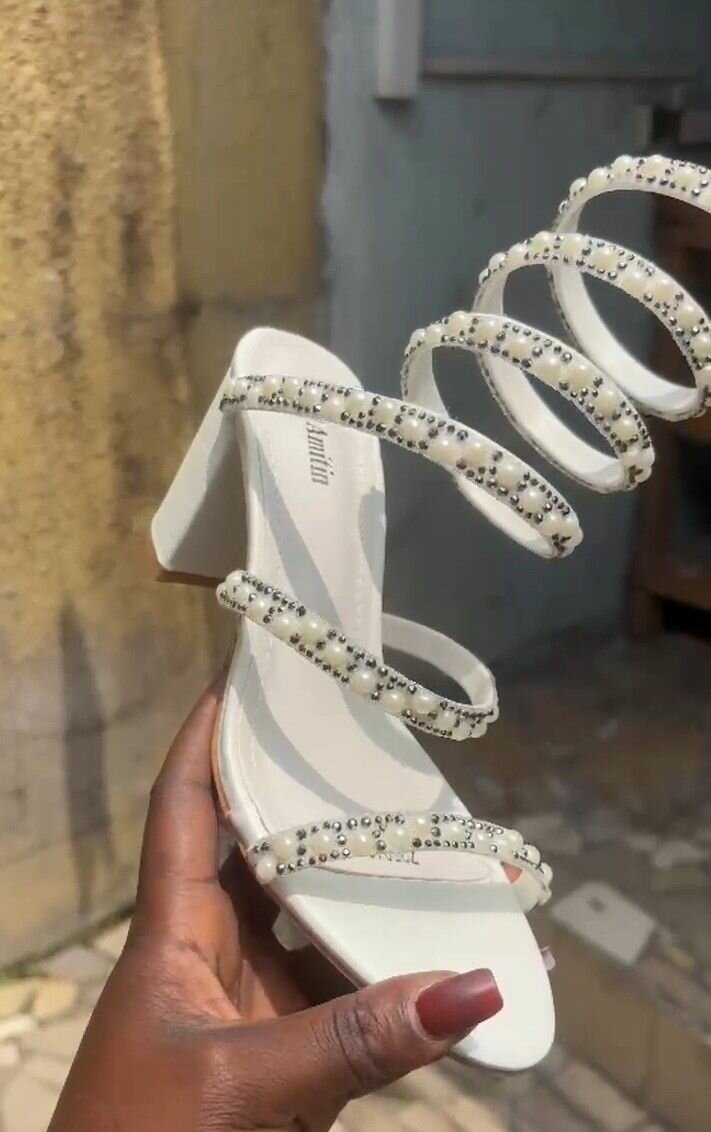 Sandales à talons perles élégantes