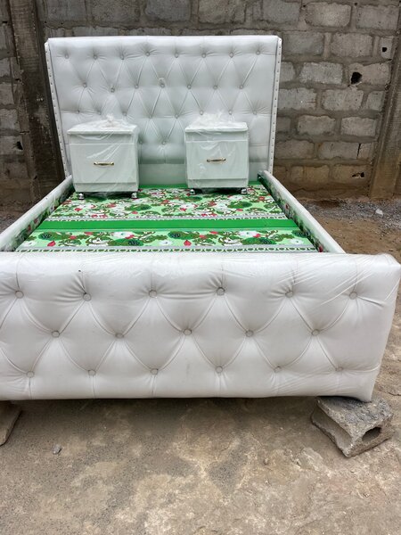 Lit double moderne rembourré