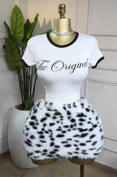 Ensemble T-shirt et Jupe Fluffy