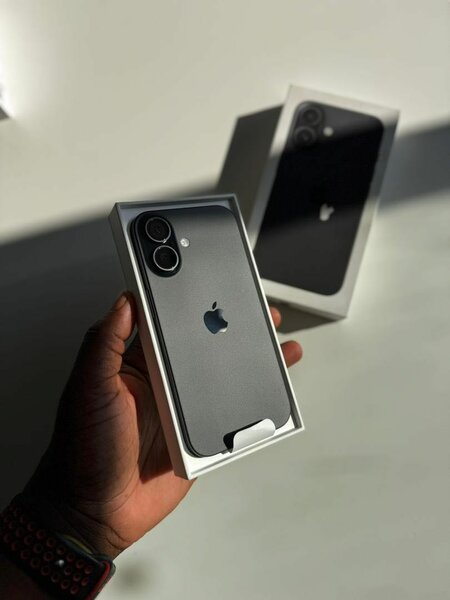 iPhone 16