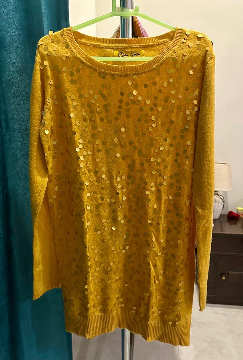 Women yellow sweater