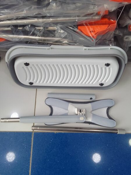 Balai à franges avec seau pliable