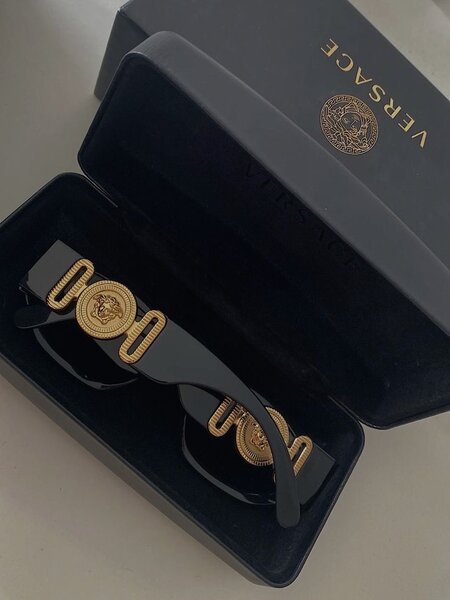 Lunettes de soleil Versace élégantes