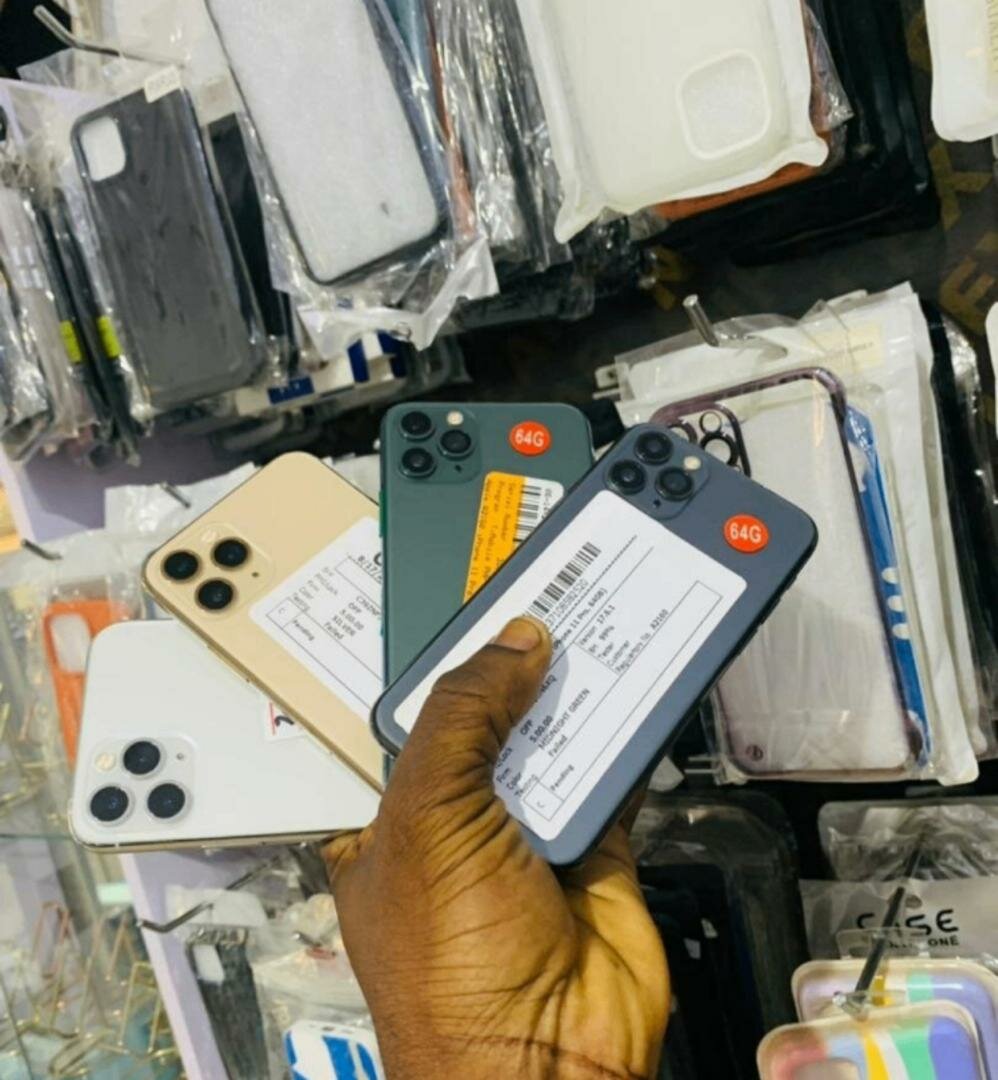 IPHONRE 11 PRO 64 GB