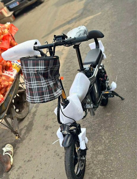 Vélo électrique pliant urbain