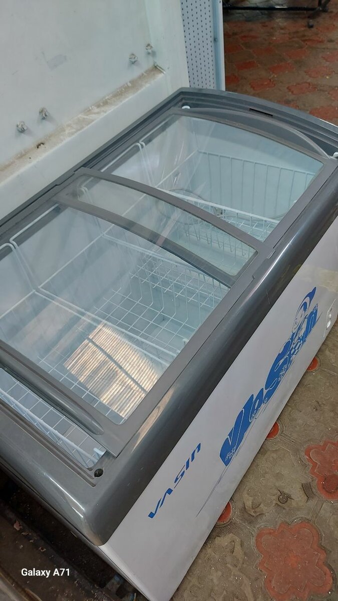 Витриный морозильник