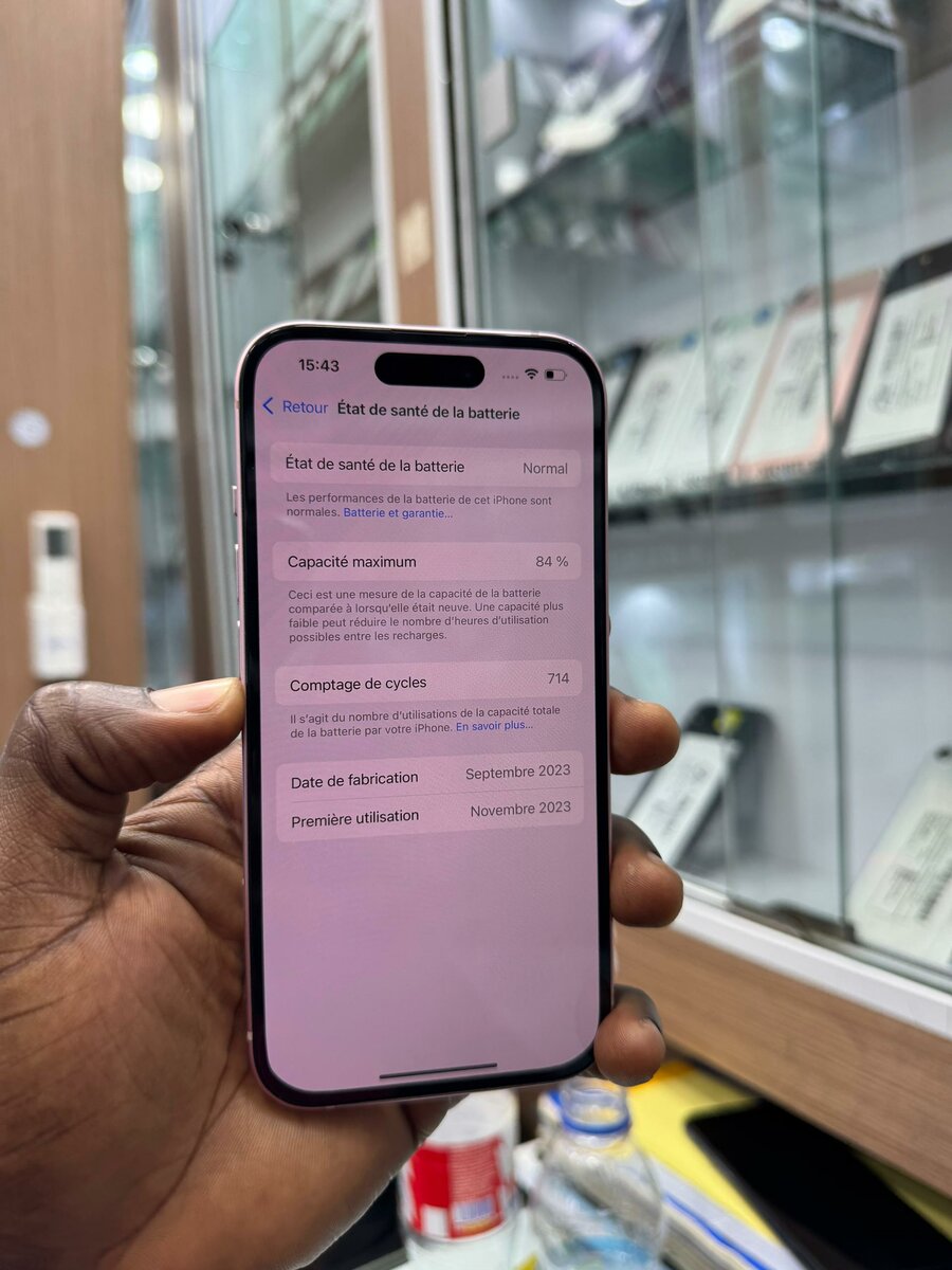 iPhone 15 simple 25Go très pro