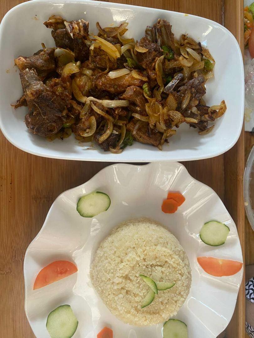 Menu délicieux: poulet et viande