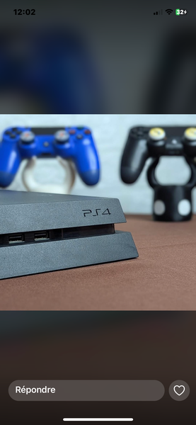 Console PS4 avec 2 manettes