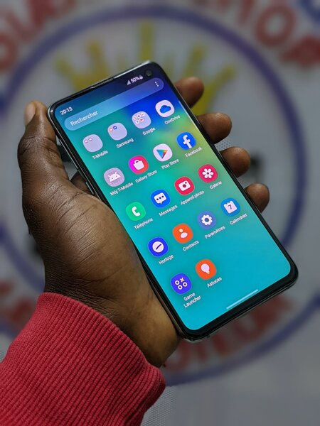 Samsung S10E