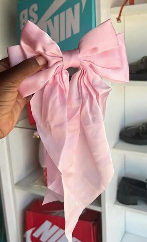 Bow on a hairpin light pink